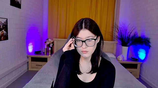 Snapshot of JennyGibson chatting on 04-17-26, 05:32 JennyGibson online show from 04-17-26, 05:32