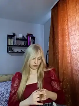 Snapshot of IsOlli chatting on 05-03-26, 08:09 IsOlli online show from 05-03-26, 08:09