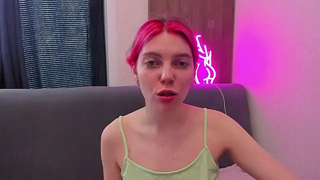 Marie Reyess online show from 04-17-26, 03:20
