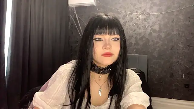 Snapshot of EmilyEmbears chatting on 04-20-26, 05:21 EmilyEmbears online show from 04-20-26, 05:21