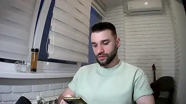Snapshot of DaddySlava chatting on 04-04-26, 04:59 DaddySlava online show from 04-04-26, 04:59