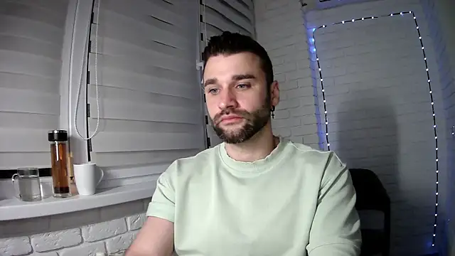Snapshot of DaddySlava chatting on 04-18-26, 07:58 DaddySlava online show from 04-18-26, 07:58