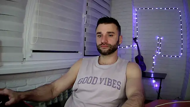 Snapshot of DaddySlava chatting on 05-03-26, 08:26 DaddySlava online show from 05-03-26, 08:26