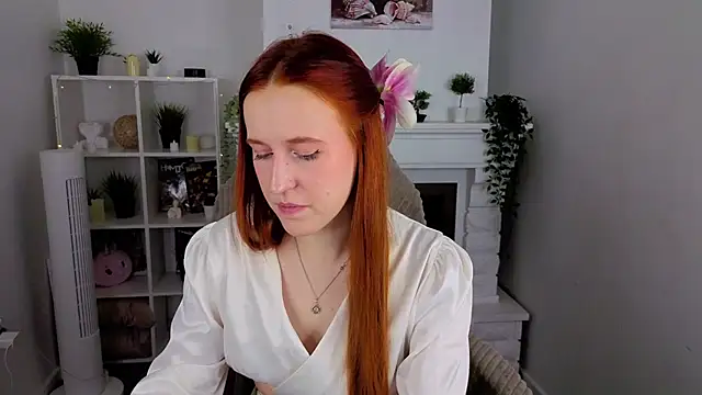 Snapshot of EvaBellea chatting on 04-21-26, 12:55 EvaBellea online show from 04-21-26, 12:55