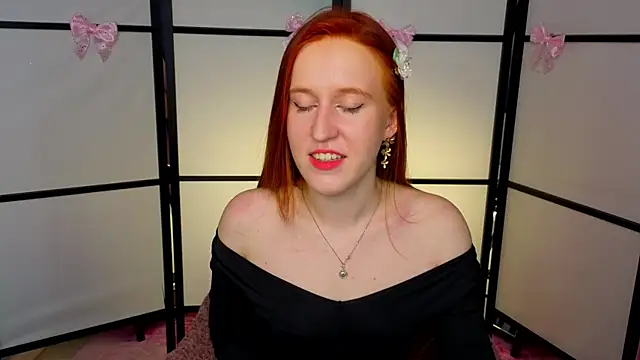 Snapshot of EvaBellea chatting on 05-09-26, 01:49 EvaBellea online show from 05-09-26, 01:49