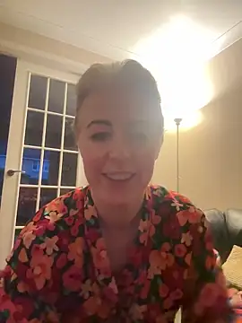 Snapshot of Laylaskyexx chatting on 04-09-26, 05:07 Laylaskyexx online show from 04-09-26, 05:07