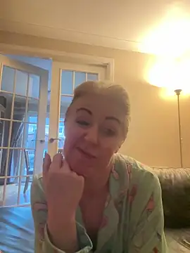 Snapshot of Laylaskyexx chatting on 04-09-26, 06:19 Laylaskyexx online show from 04-09-26, 06:19