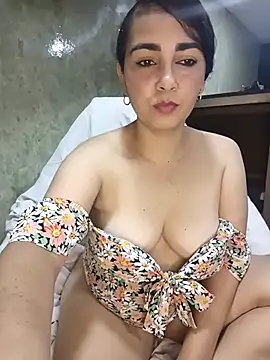 Emily Divi69 online show from 04-10-26, 12:16