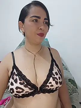 Snapshot of Emily_Divi69 chatting on 06-07-26, 07:28 Emily Divi69 online show from 06-07-26, 07:28