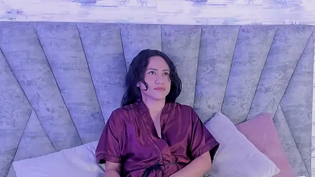 Snapshot of Shashadeluxe chatting on 05-16-26, 12:37 Shashadeluxe online show from 05-16-26, 12:37