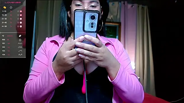 Snapshot of HugeCumRainSamantha chatting on 05-05-26, 01:19 HugeCumRainSamantha online show from 05-05-26, 01:19