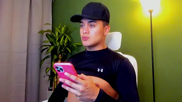 Snapshot of danny_smith24 chatting on 04-14-26, 03:45 danny smith24 online show from 04-14-26, 03:45