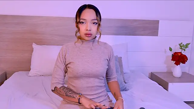 Snapshot of LaraBelmon chatting on 04-11-26, 08:57 LaraBelmon online show from 04-11-26, 08:57