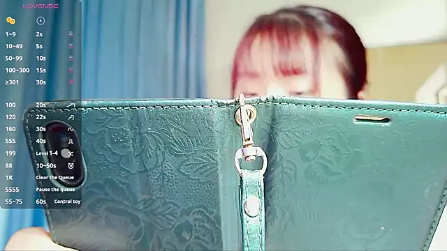 Milk xoxo online show from 04-17-26, 05:54