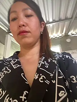 Snapshot of Huonglyna chatting on 04-10-26, 02:06 Huonglyna online show from 04-10-26, 02:06