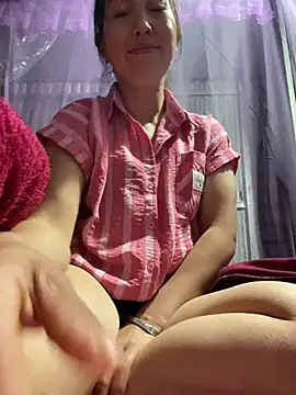 Snapshot of Huonglyna chatting on 05-03-26, 03:29 Huonglyna online show from 05-03-26, 03:29