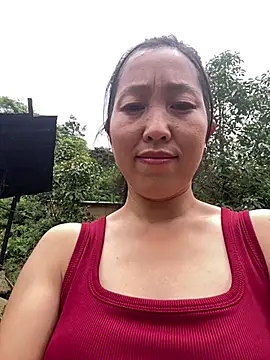 Snapshot of Huonglyna chatting on 07-05-26, 06:42 Huonglyna online show from 07-05-26, 06:42