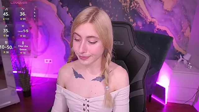 MelaniiePlay online show from 04-20-26, 01:14