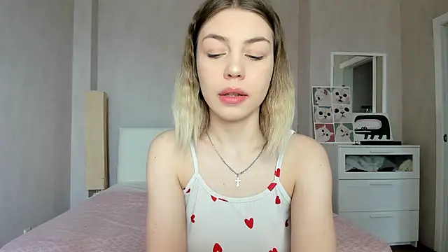 Snapshot of uma_like chatting on 04-25-26, 09:23 uma like online show from 04-25-26, 09:23
