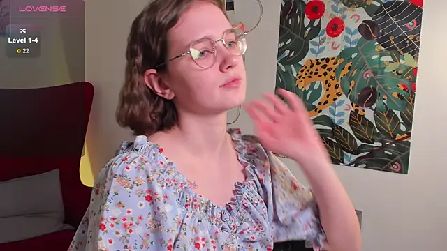 Snapshot of Mia_Moone chatting on 04-04-26, 02:47 Mia Moone online show from 04-04-26, 02:47