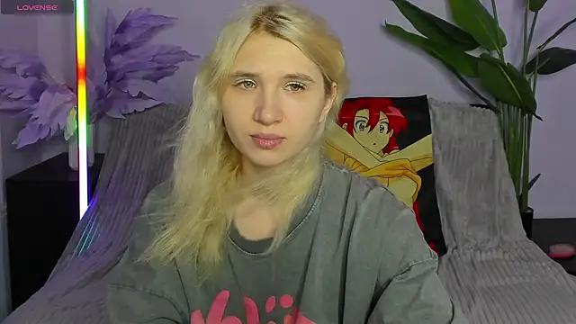 Kitty Blondie online show from 04-06-26, 02:20