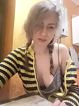 Snapshot of TaynaSecret chatting on 04-07-26, 08:31 TaynaSecret online show from 04-07-26, 08:31
