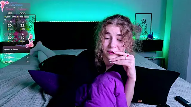 Girl Next Door 18 online show from 04-23-26, 12:56