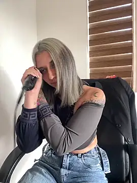 Isabella varella- online show from 05-14-26, 01:29