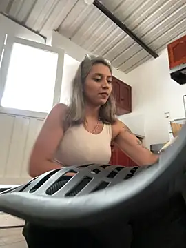Isabella varella- online show from 06-23-26, 02:15