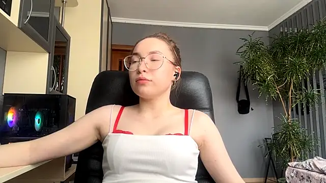 Milaissocute online show from 04-23-26, 11:20