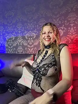 Snapshot of EvangelineLove_ chatting on 06-19-26, 12:42 EvangelineLove online show from 06-19-26, 12:42