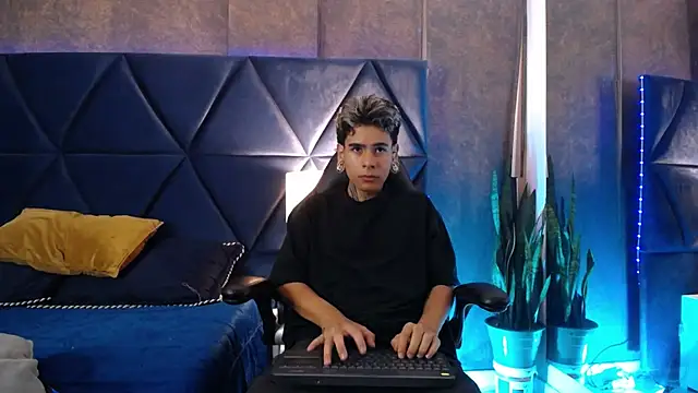 Snapshot of Bel_Sebu chatting on 04-09-26, 08:47 Bel Sebu online show from 04-09-26, 08:47