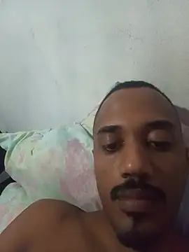 Snapshot of Gabriel28cm chatting on 08-06-26, 10:33 Gabriel28cm online show from 08-06-26, 10:33