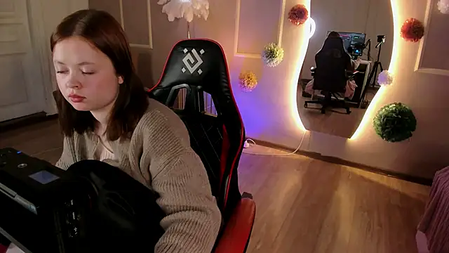 Snapshot of Astra_Shade chatting on 04-07-26, 02:39 Astra Shade online show from 04-07-26, 02:39