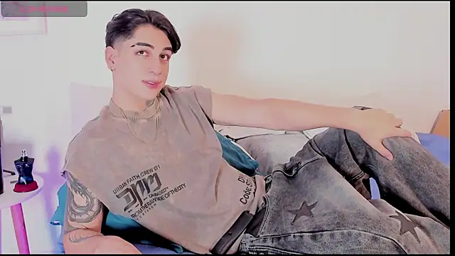 Thiago angel online show from 04-25-26, 03:20