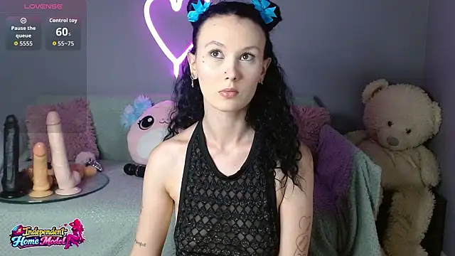 Bea doll online show from 06-18-26, 02:56