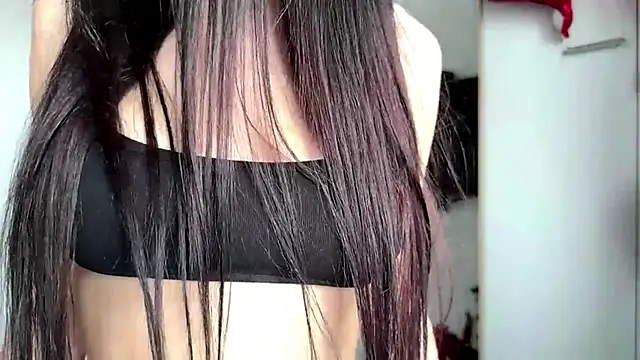 Snapshot of PalmiraJaussen chatting on 04-14-26, 10:21 PalmiraJaussen online show from 04-14-26, 10:21