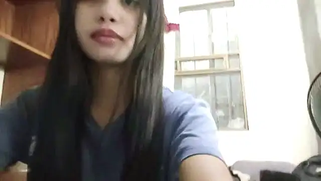 Snapshot of BethelScholnick chatting on 05-13-26, 10:45 BethelScholnick online show from 05-13-26, 10:45