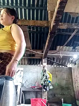 Snapshot of -Luni- chatting on 07-24-26, 03:26 -Luni- online show from 07-24-26, 03:26