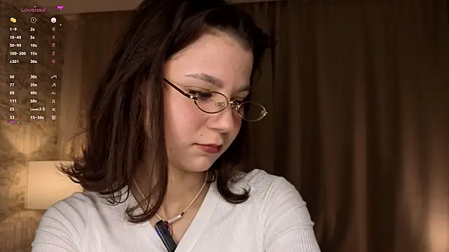 Snapshot of SheliaBinkley chatting on 06-14-26, 06:43 SheliaBinkley online show from 06-14-26, 06:43