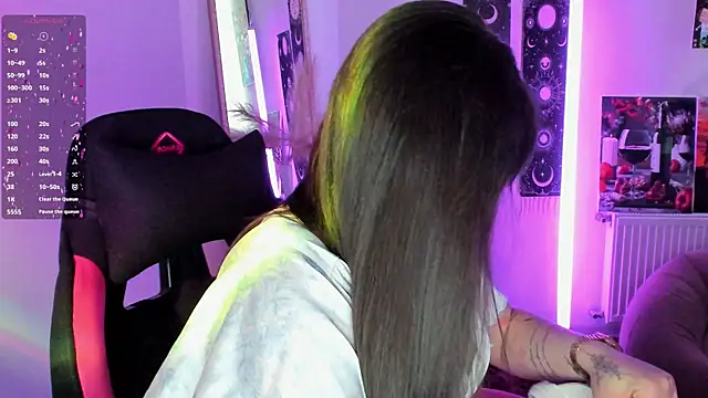 Snapshot of SourCherry__ chatting on 06-11-26, 09:29 SourCherry online show from 06-11-26, 09:29