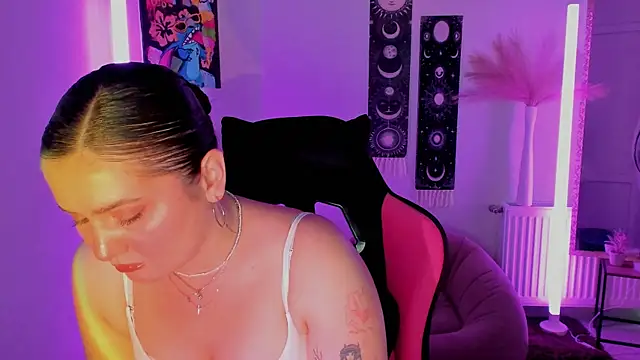 Snapshot of SourCherry__ chatting on 07-01-26, 12:40 SourCherry online show from 07-01-26, 12:40