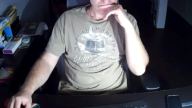 Snapshot of Shalun2000 chatting on 06-10-26, 01:50 Shalun2000 online show from 06-10-26, 01:50