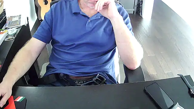 Snapshot of Shalun2000 chatting on 06-11-26, 11:14 Shalun2000 online show from 06-11-26, 11:14