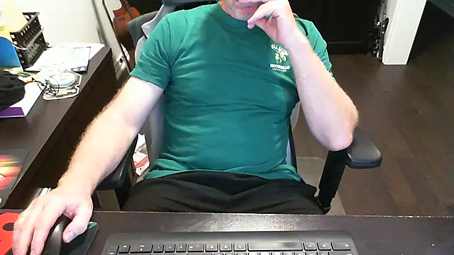 Snapshot of Shalun2000 chatting on 06-23-26, 03:15 Shalun2000 online show from 06-23-26, 03:15