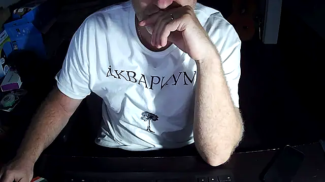 Snapshot of Shalun2000 chatting on 06-29-26, 03:13 Shalun2000 online show from 06-29-26, 03:13