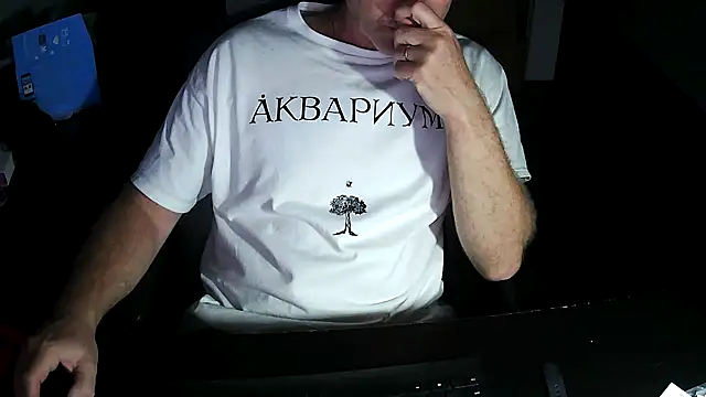 Snapshot of Shalun2000 chatting on 07-03-26, 03:13 Shalun2000 online show from 07-03-26, 03:13