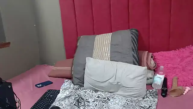 PinkyxGodess online show from 04-28-26, 02:27