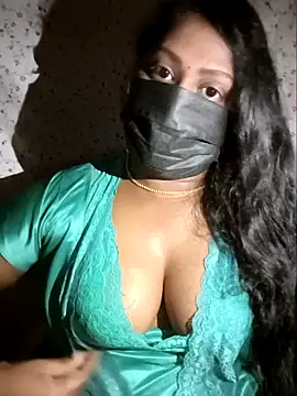 Snapshot of Romantic_Woman chatting on 06-08-26, 07:47 Romantic Woman online show from 06-08-26, 07:47