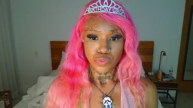 Snapshot of spookiebaddie chatting on 05-10-26, 03:44 spookiebaddie online show from 05-10-26, 03:44